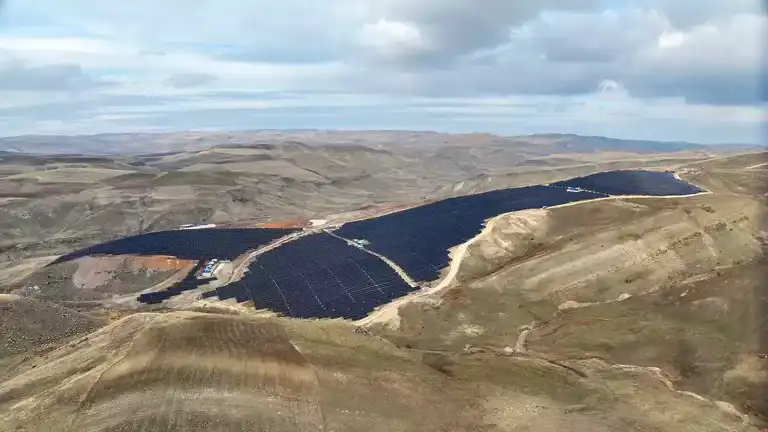 İş Bankası'nın 25 MW'lık Güneş Enerji Santrali Faaliyete Geçti